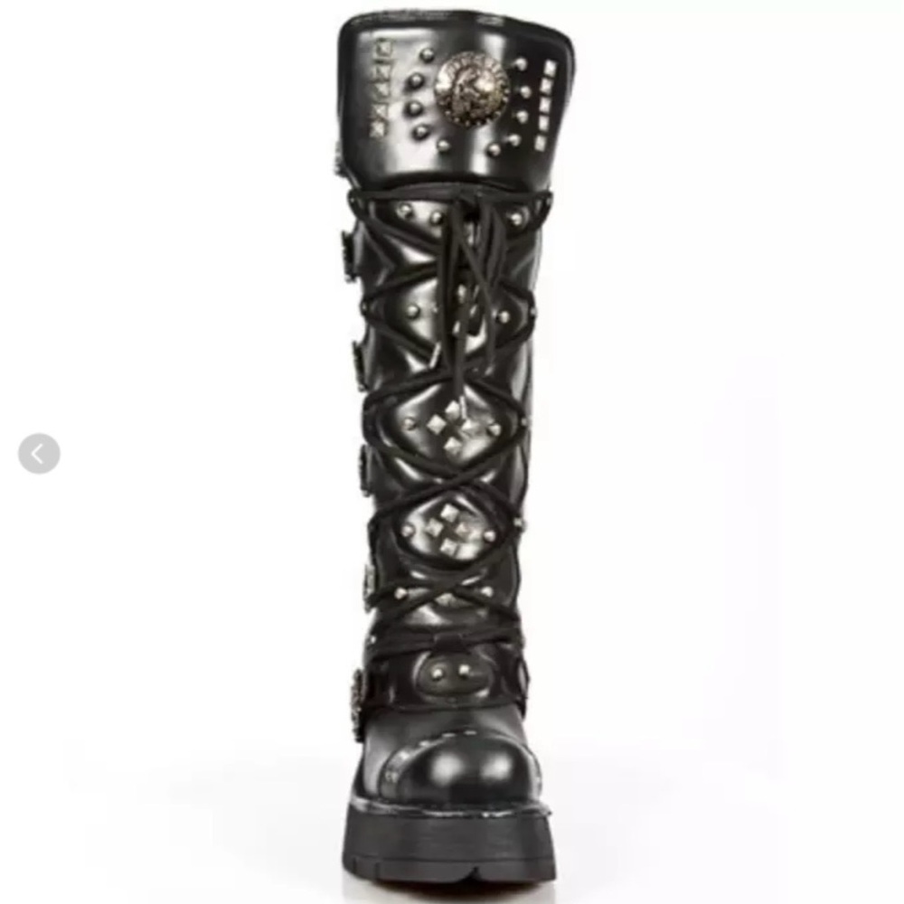 NEW ROCK BOOTS